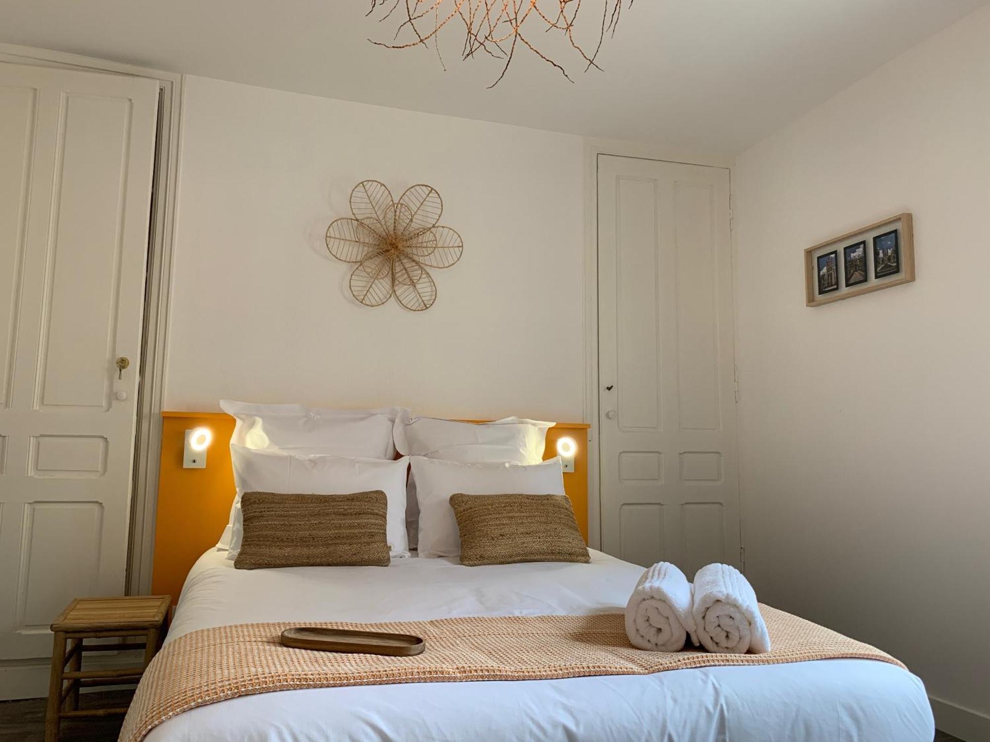 Logis St Joseph Couette-café 3*